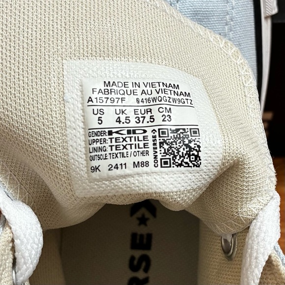 Girls Converse Chuck Taylor All Star Shoes Like New - Picture 8 of 9